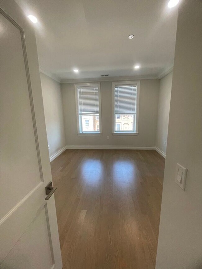 Foto del edificio - Fully Renovated Brighton 2Bed Near B, C, D Lines!