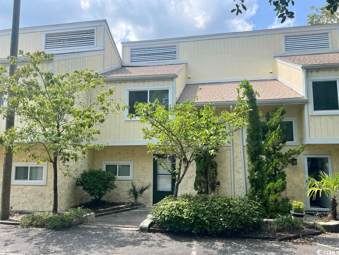 Primary Photo - 1701 Yaupon Dr