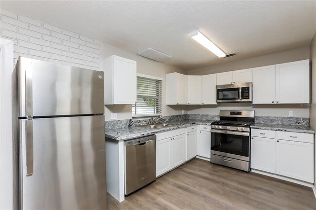 Building Photo - 6923 Yucatan Dr
