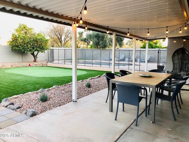 Foto del edificio - 5803 S Kenwood Ln