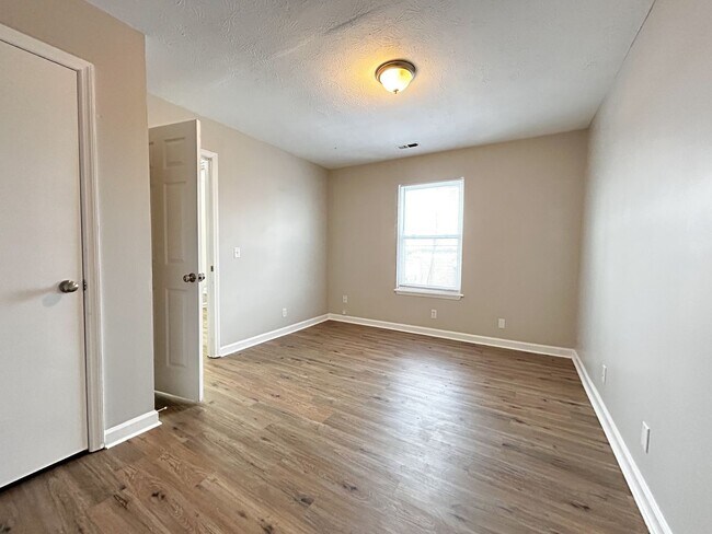 Foto del edificio - Bainbridge Townhomes