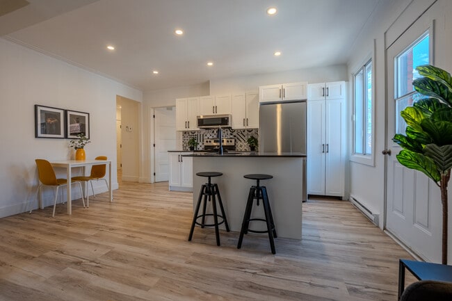 Photo du bâtiment - 5140 Randall