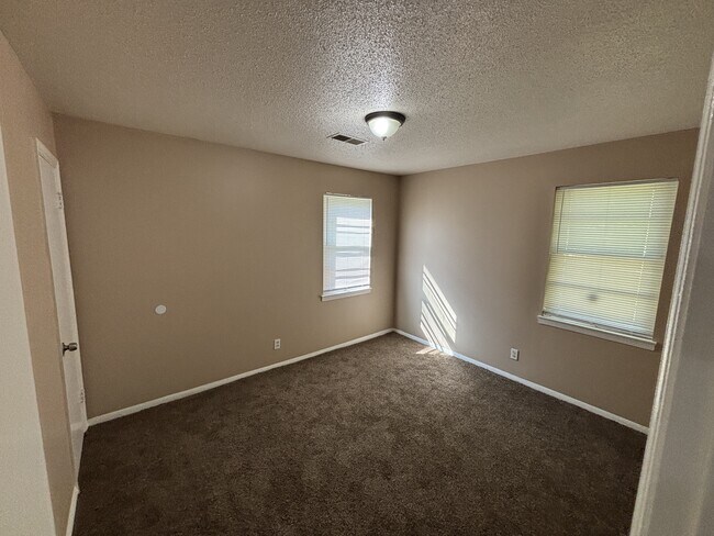Foto del edificio - 5122 Pickett Cove