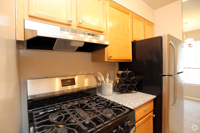 Kitchen - Creekside North Apartments