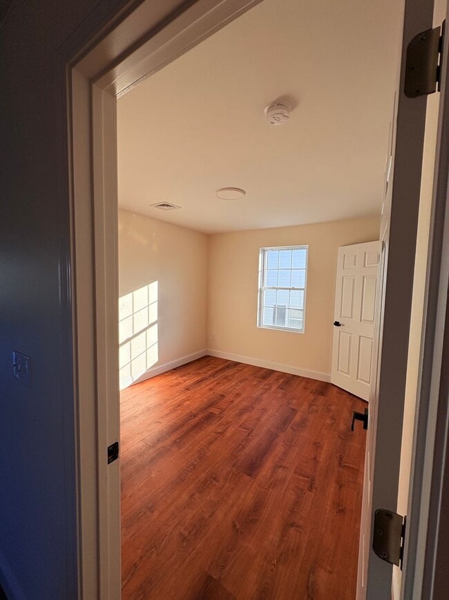 Building Photo - 15 Loreto St