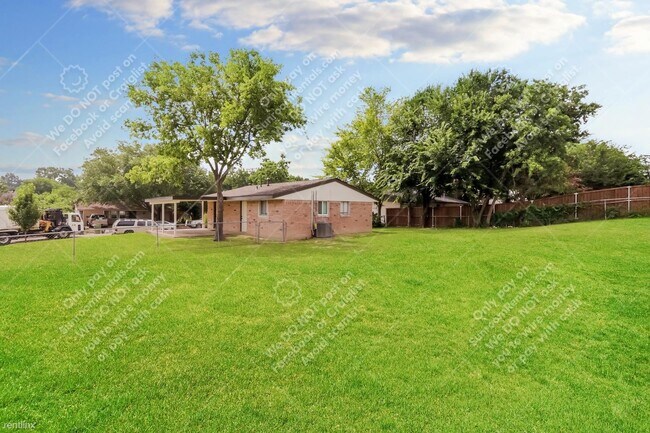 Building Photo - 3 br, 1 bath House - 1425 Curtis Dr