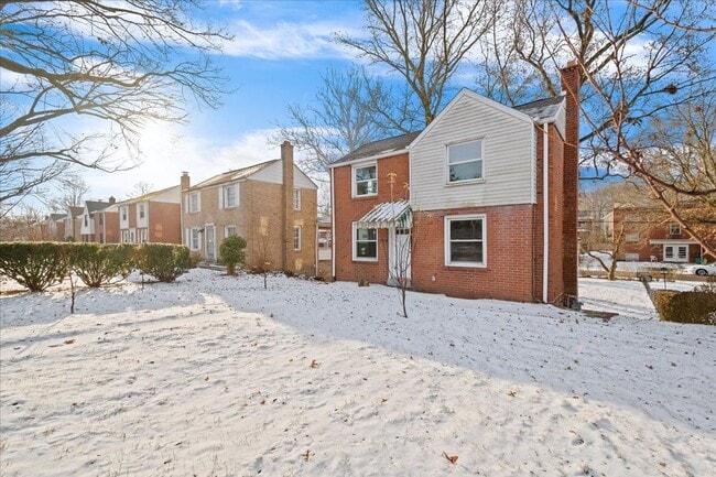 Photo - 3 Bedroom, 1 Bathroom Rental in Avalon House