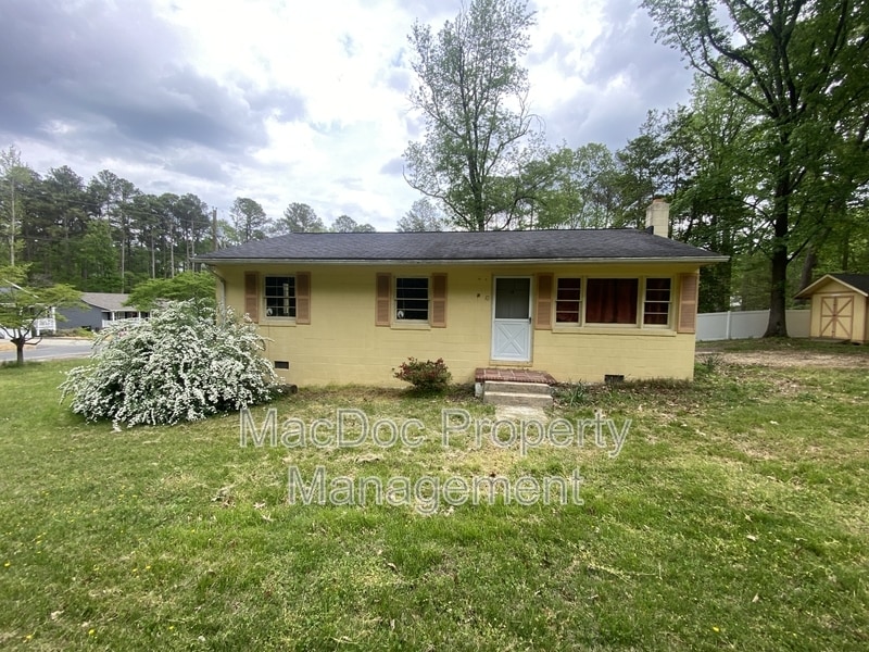 Primary Photo - 10 Lake Dr