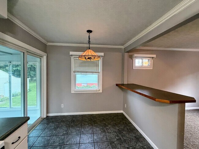 Building Photo - 4545-4549 Cynthia Dr
