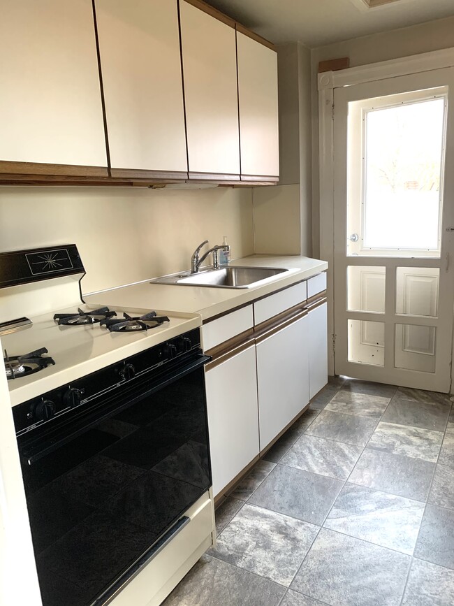 kitchen - 501 W Callowhill St