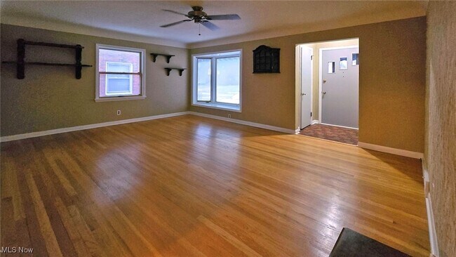 Foto del edificio - 70 Sunnycliff Dr