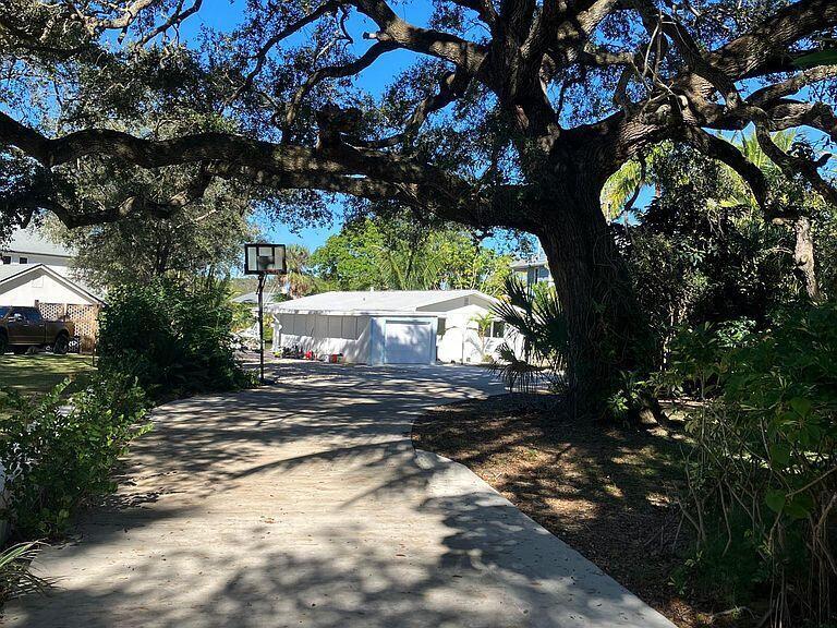 Primary Photo - 1408 SW Palm City Rd