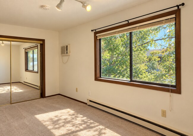 Foto del edificio - 3160 Eastwood Ct