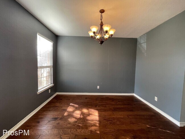 Foto del edificio - 4 br, 2.5 bath House - 2718 Bordeaux Dr.