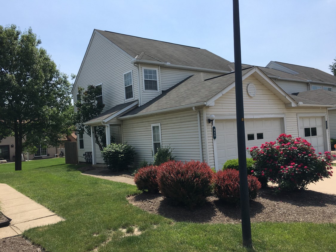 Foto principal - 855 Overlook Ridge Dr
