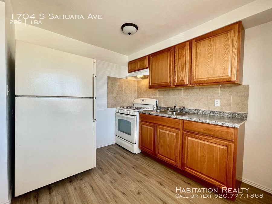 Primary Photo - Newly renovated 2 bed/1 bath with AC!