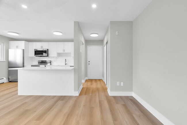 Building Photo - 437 Hazel St