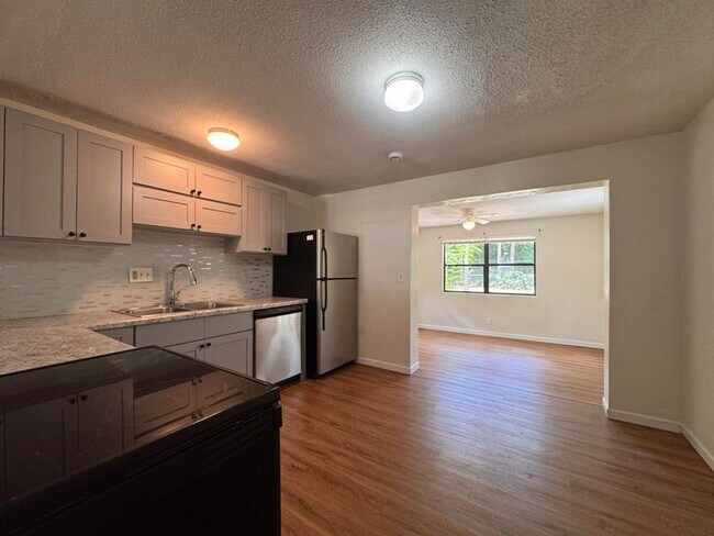 Foto del edificio - Updated 2 bedroom in South Daytona