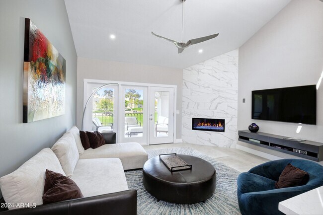 Foto del edificio - 6122 N 28th St