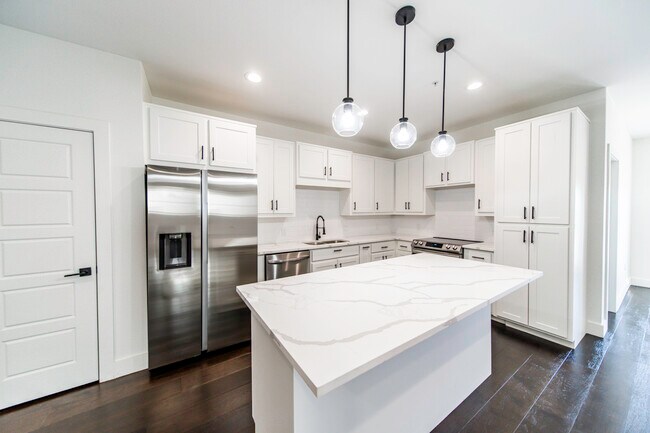 Building Photo - 115 Gilmer St