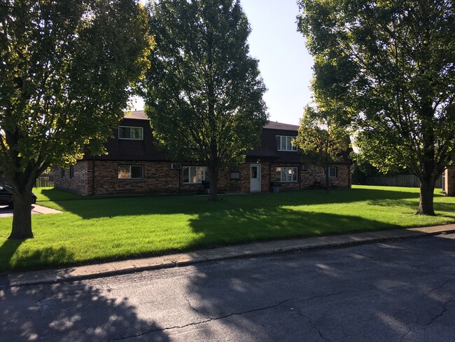 Building Photo - 120 Orchard Ct