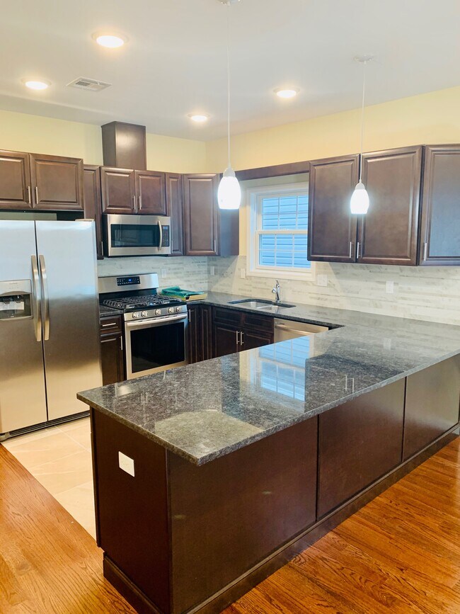 Cocina - 311 Jersey St