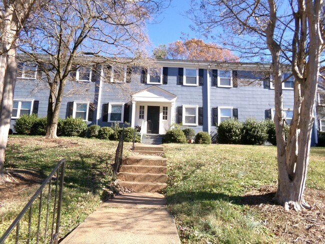Building Photo - 2507B Miller Park Circle