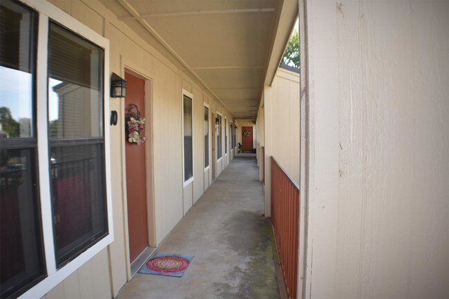 Building Photo - 3500 S 74th St