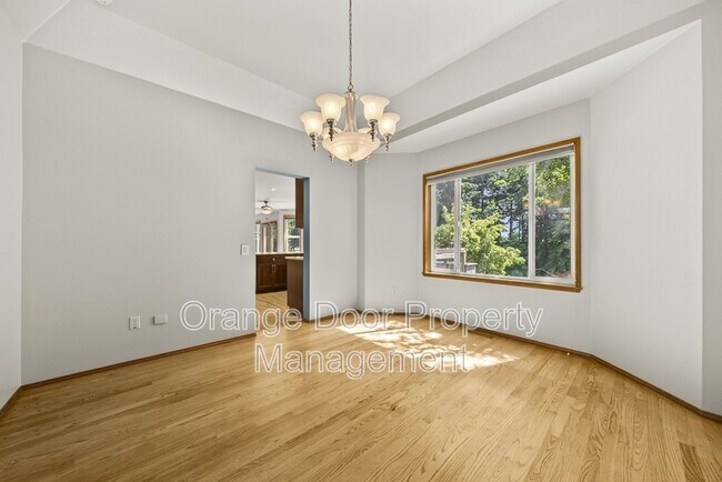 Foto del edificio - 5204 Ridge Dr NE