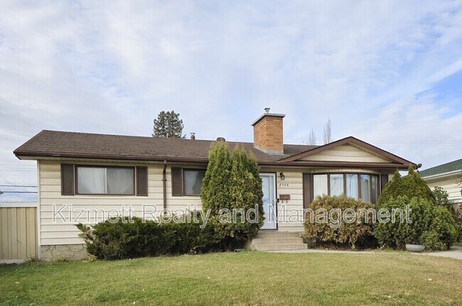 Photo du bâtiment - 8708 Meadowlark Rd NW