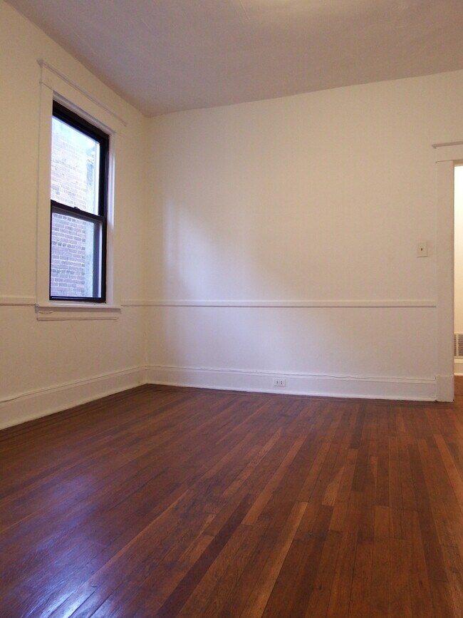 Foto del edificio - 2111 Park Ave