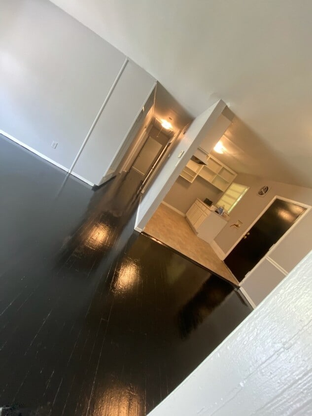 Building Photo - 3-BDRM 1 BA FOR RENT EAST MEMPHIS AREA NEA...