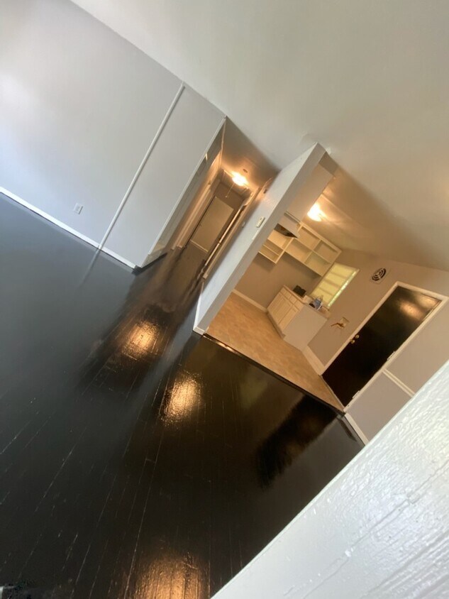 Foto del edificio - 3-BDRM 1 BA FOR RENT EAST MEMPHIS AREA NEA...