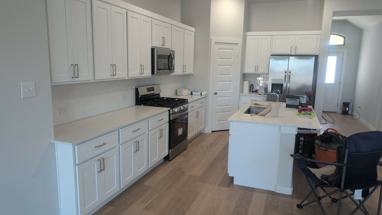 Building Photo - 421 Bertney Dr