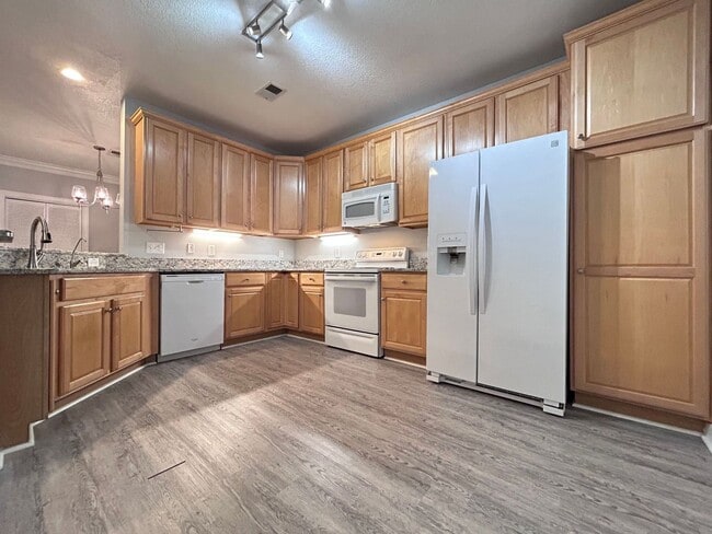 Building Photo - Gated community on the bay side of Shore D...