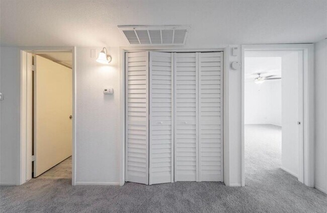 Foto del edificio - 5661 Birchmont Dr