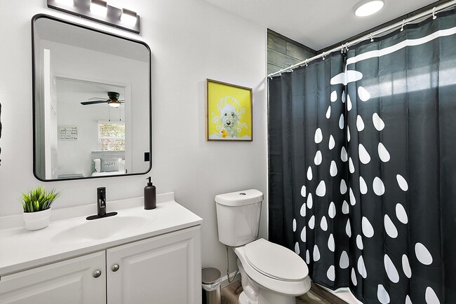 Foto del edificio - 2232 Sunnyview Dr