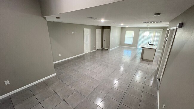 Foto del edificio - Wonderful 4 Bedroom, 2 Bathroom Home in Palm Bay!!