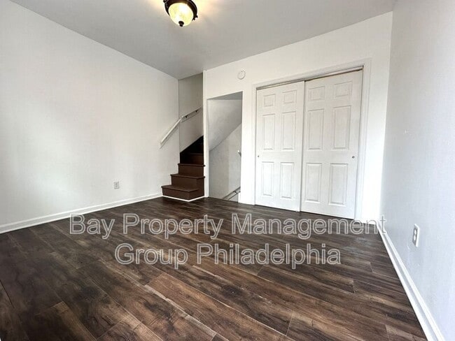 Building Photo - 1037 Crease St