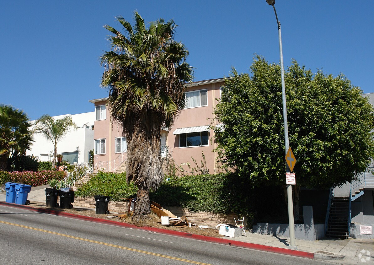 Building Photo - 546 N Normandie Ave