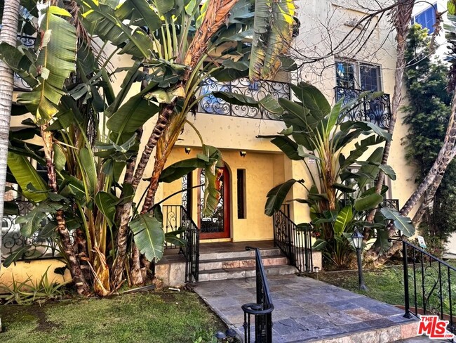 Building Photo - 248 S Reeves Dr