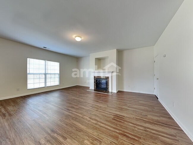 Foto del edificio - 1425 Youngs Mill Rd