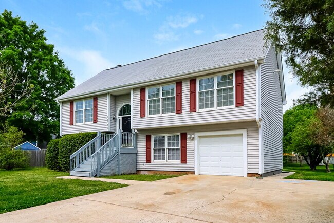 Foto del edificio - 12026 Lazy Willow Ln