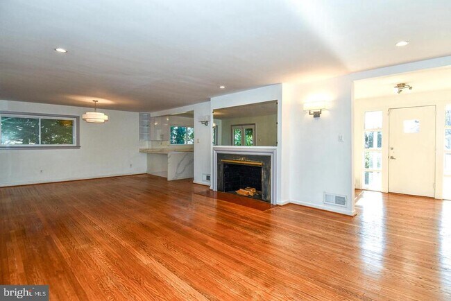 Foto del edificio - 4111 Saul Rd