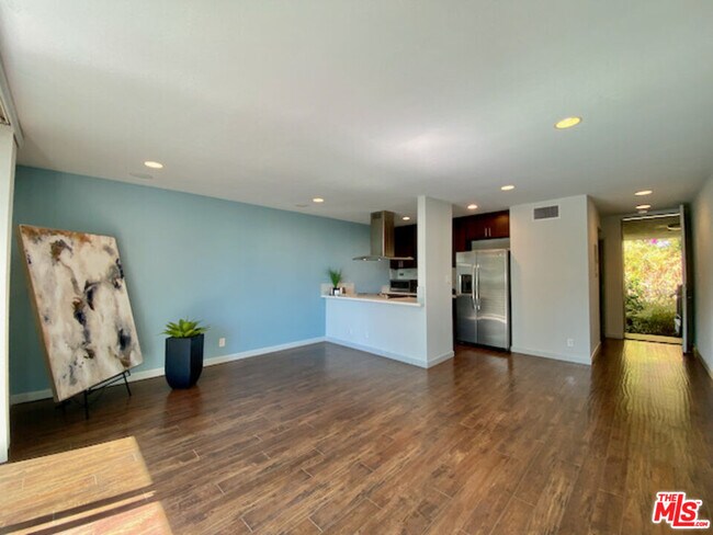 Foto del edificio - 1920 Hillcrest Rd