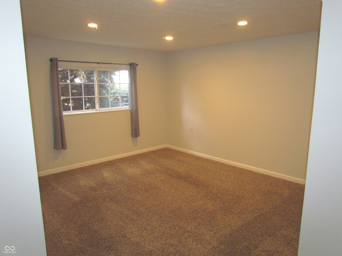 Primary Photo - 13888 Willesden Cir