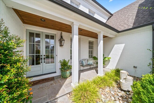 Foto del edificio - Unfurnished Luxury Home in Germantown with Lake Views & Wildlife