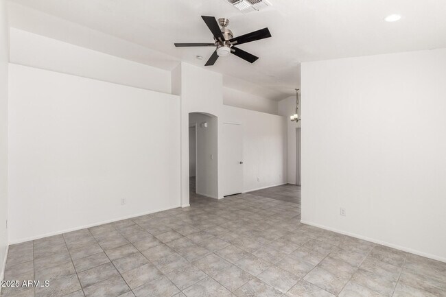 Building Photo - 8339 W Elm St