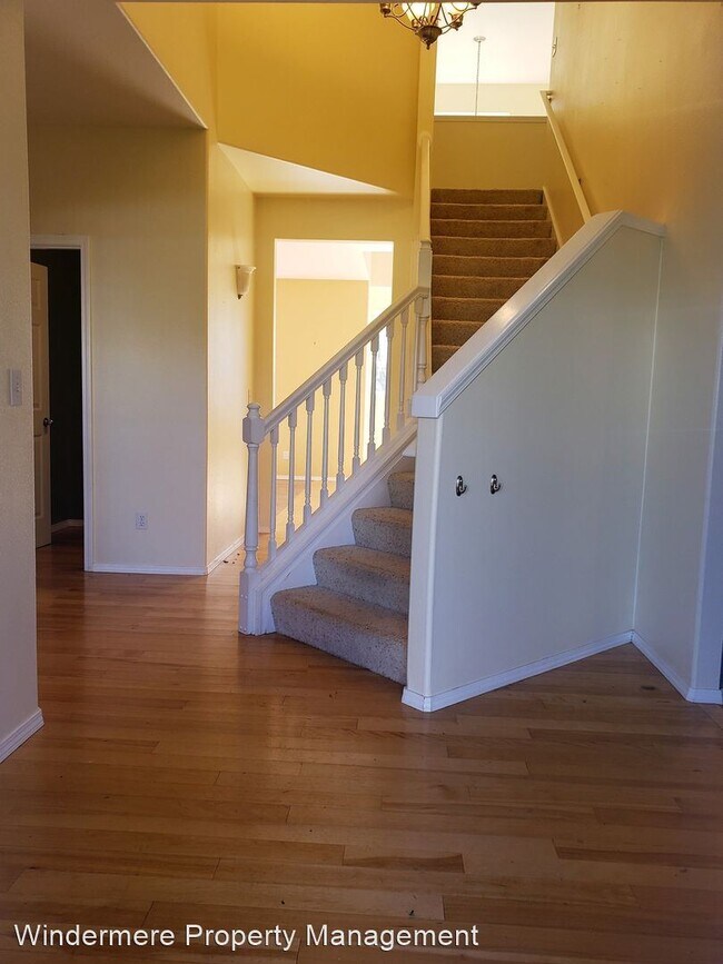 Foto del edificio - 2363 Robertson Ave NE