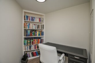 Building Photo - 15 Greenway Plz